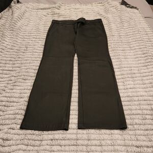 Black 100% lamb leather Joseph Isreal pants size 6.